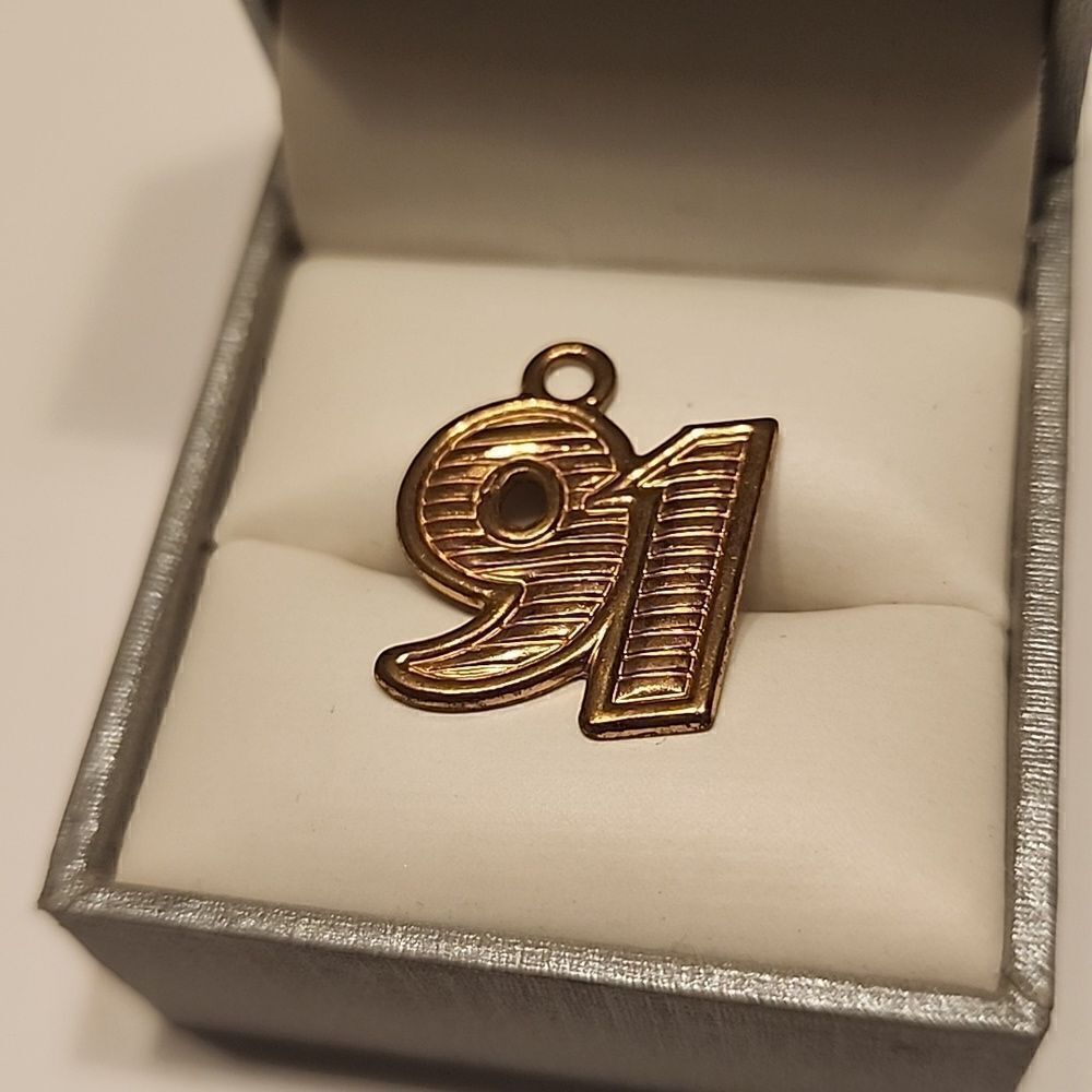 91 Pendant Gold Tone